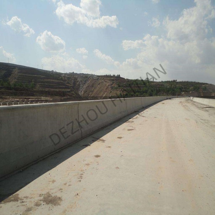 New Jersey Barrier Concrete Mold